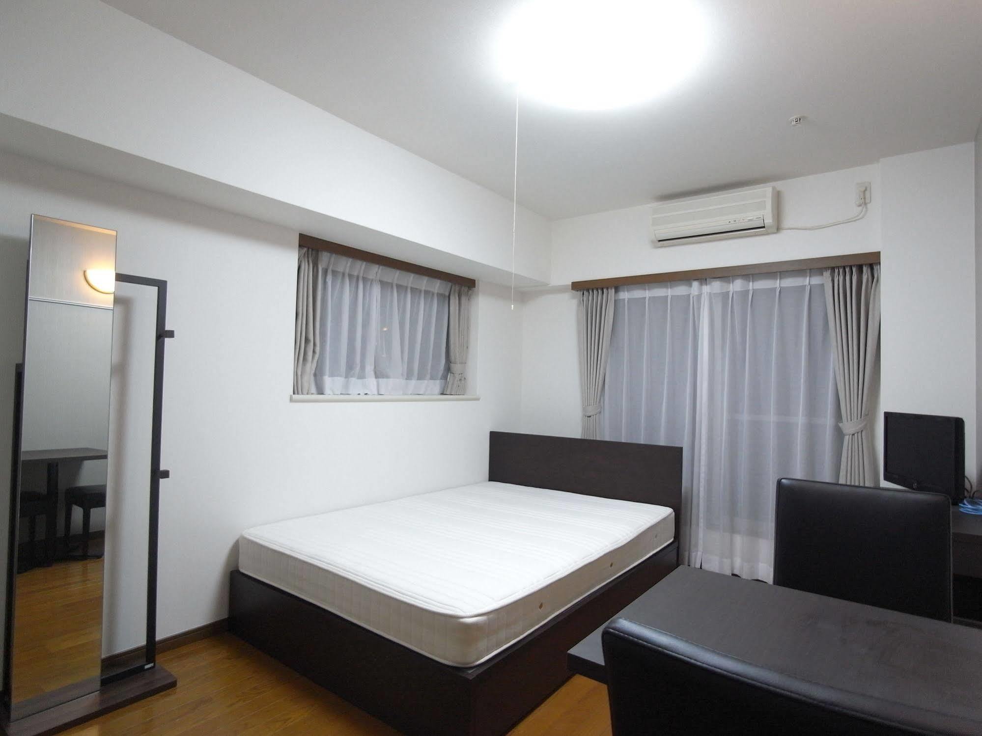 Palace Studio Shinjuku Parkside Tokyo Exterior photo
